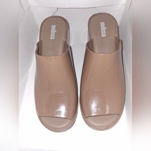 Melissa Mule II Size 6m, Beige Shoes New In Box.